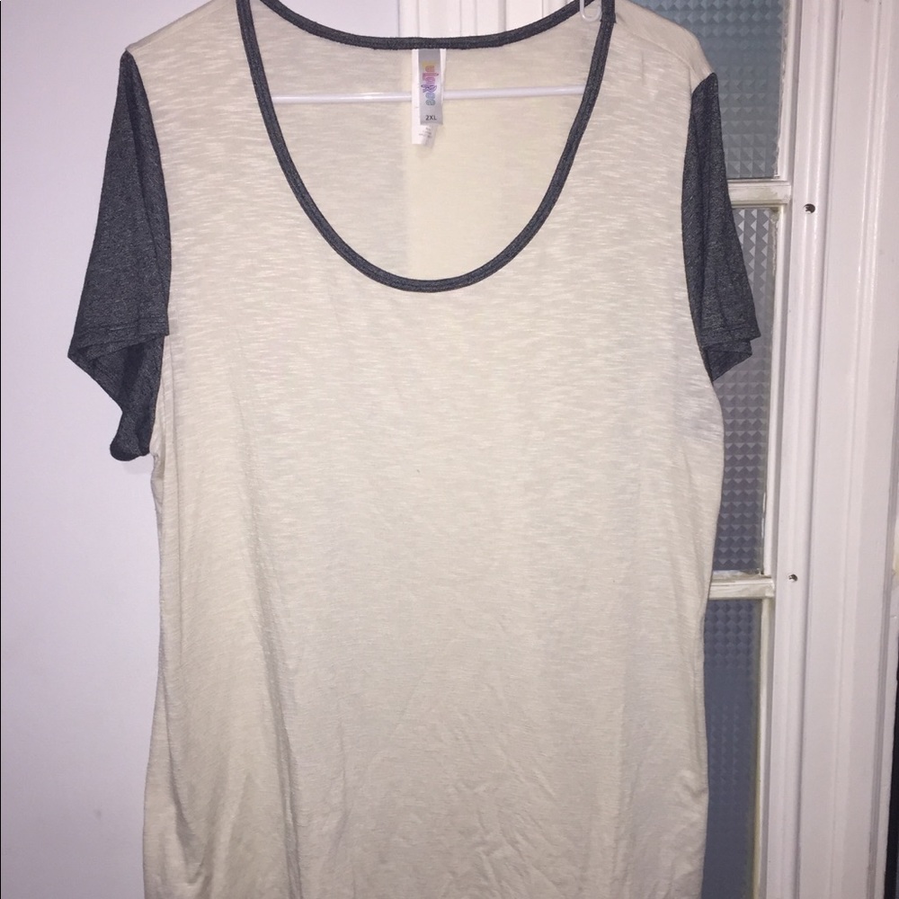 2xl Lularoe classic tee